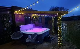 Colestone Cabins Rural Retreat - The Stag Platinum Cabin Portglenone  United Kingdom